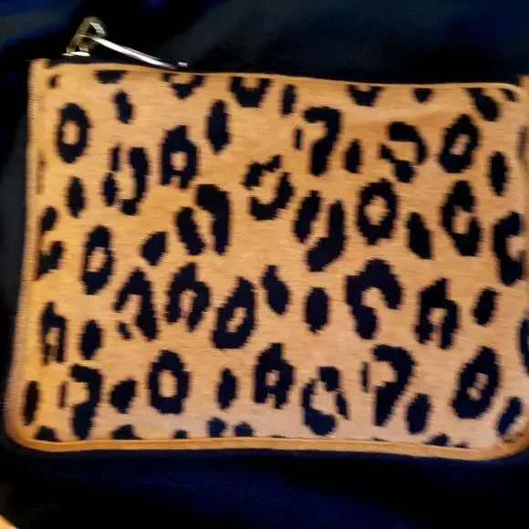 Chico's Animal Print Jacquard Ruana Shawl Sweater w/ Matching Bag | Size L/XL - Picture 9 of 11